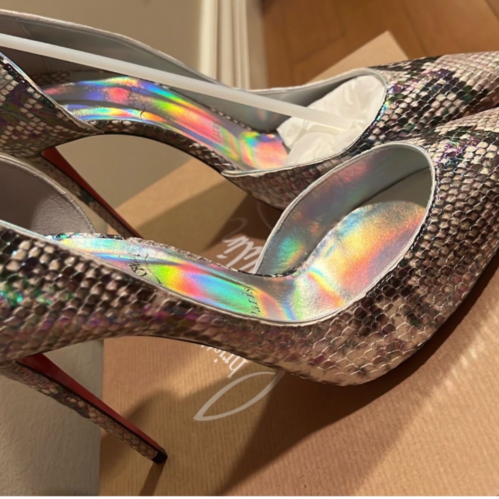 Shoes - Picture 2 of 3